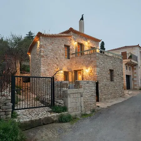 Kyparissia Aries Stone Maisonette, Panoramic Views Hébergement de vacances *