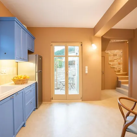 Kyparissia Aries Stone Maisonette, Panoramic Views * Míloi