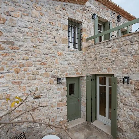 Kyparissia Aries Stone Maisonette, Panoramic Views Hébergement de vacances Míloi