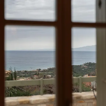 Kyparissia Aries Stone Maisonette, Panoramic Views Hébergement de vacances