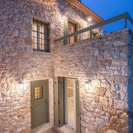 Kyparissia Aries Stone Maisonette, Panoramic Views